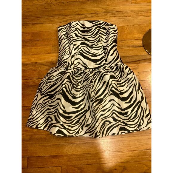 Black mini dress size 4 cross back French connection - Picture 2 of 9